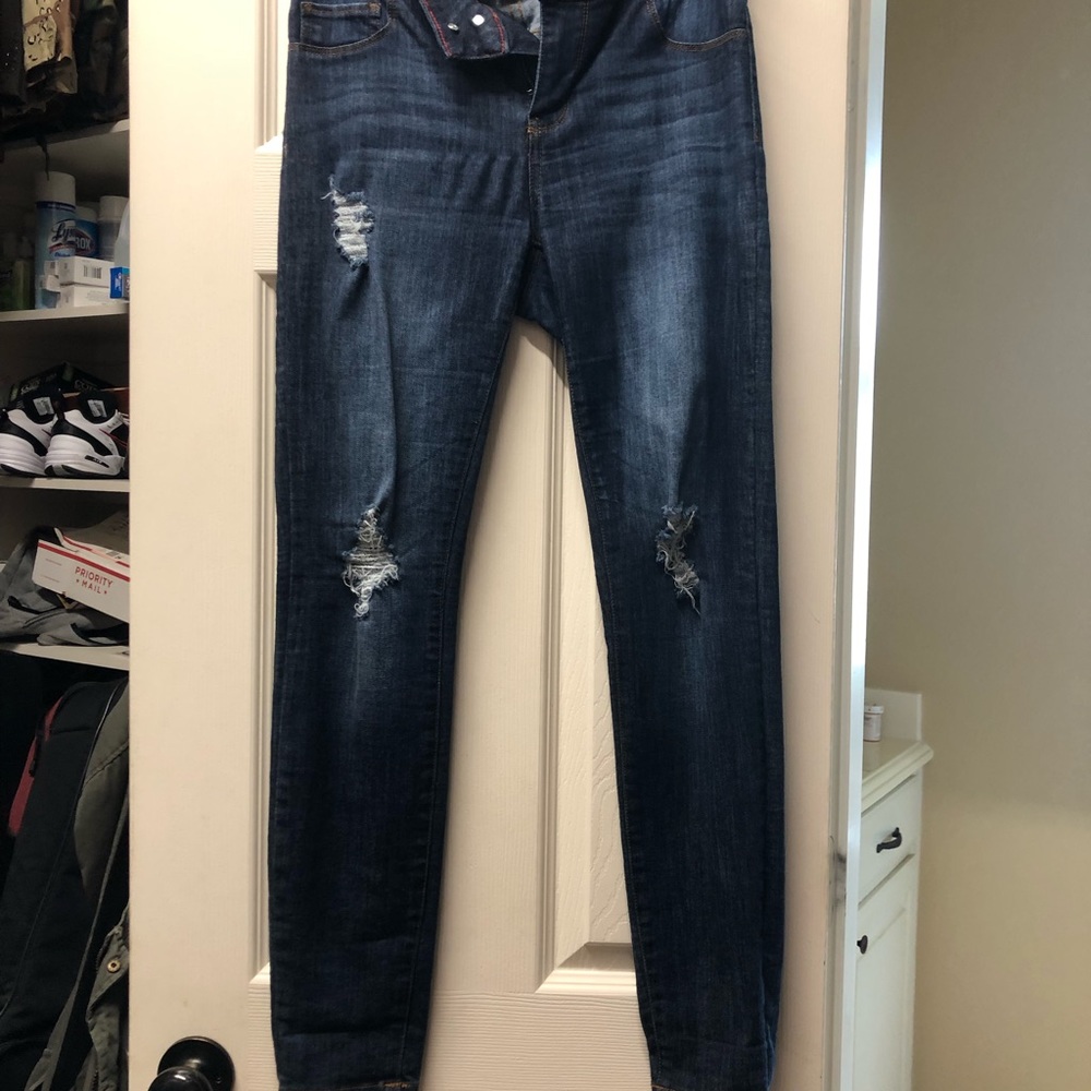 Kiki Larue  9 dark wash distressed stretch jeans
